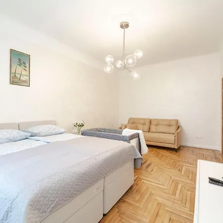 Apartament G11 Old *
